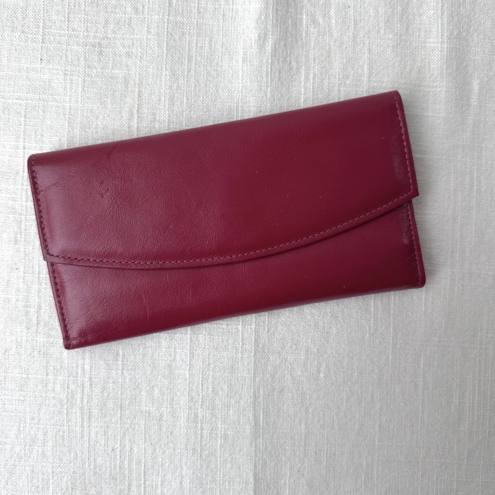 Buxton Vintage Burgundy Top Grain Cowhide Leather Tri-Fold Clutch Wallet